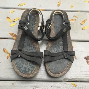 Woman’s Teva sandals